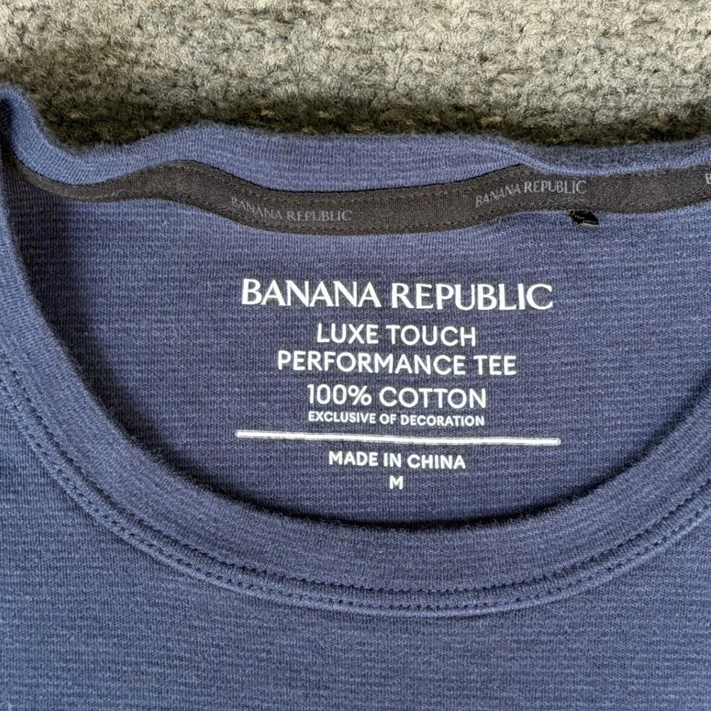 Banana Republic Luxe Touch Performance Tee Mens Medium Navy Blue Cotton T-Shirt